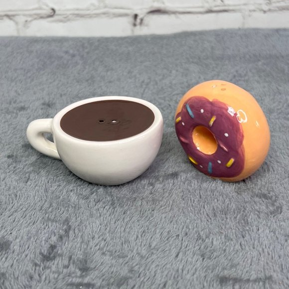 Donut and Coffee Cup Salt Pepper Shaker Set Pair NIB Doughnut Tier Tray Decor - Picture 6 of 7